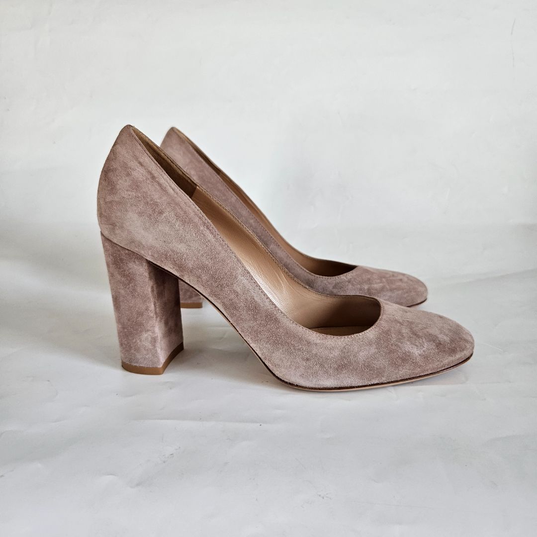 Gianvito Rossi nude suede round toe block heel pumps, 38