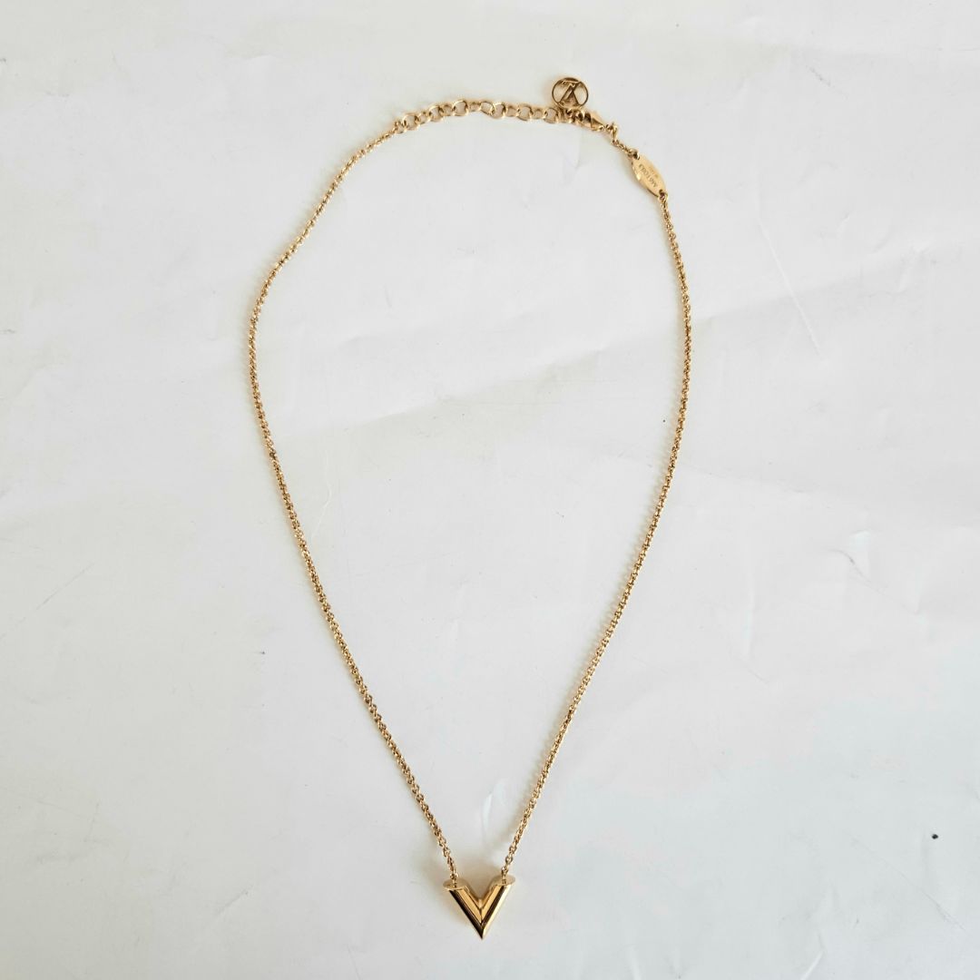 Louis Vuitton Essential V Necklace
