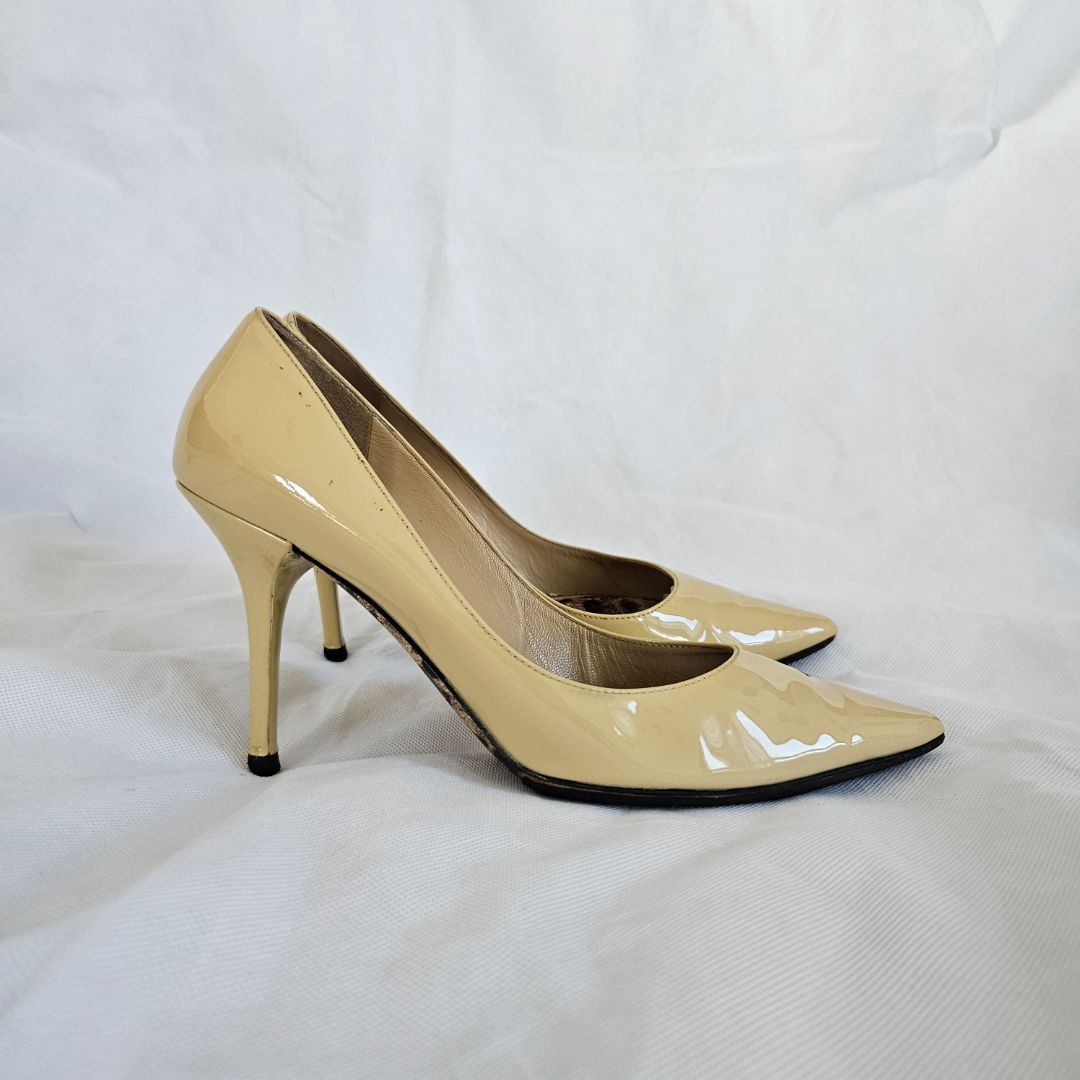 Dolce & Gabanna yellow patent leather pumps