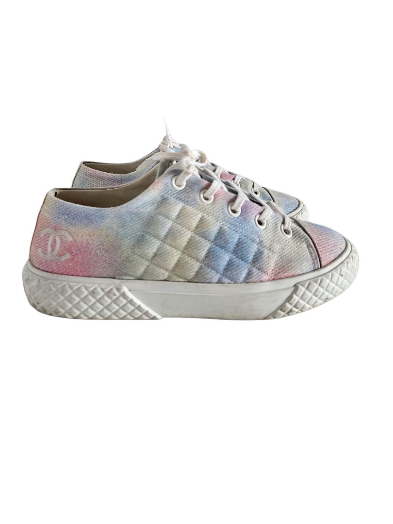 Chanel 22C Rainbow Canvas Low Top Sneakers size 39.5C