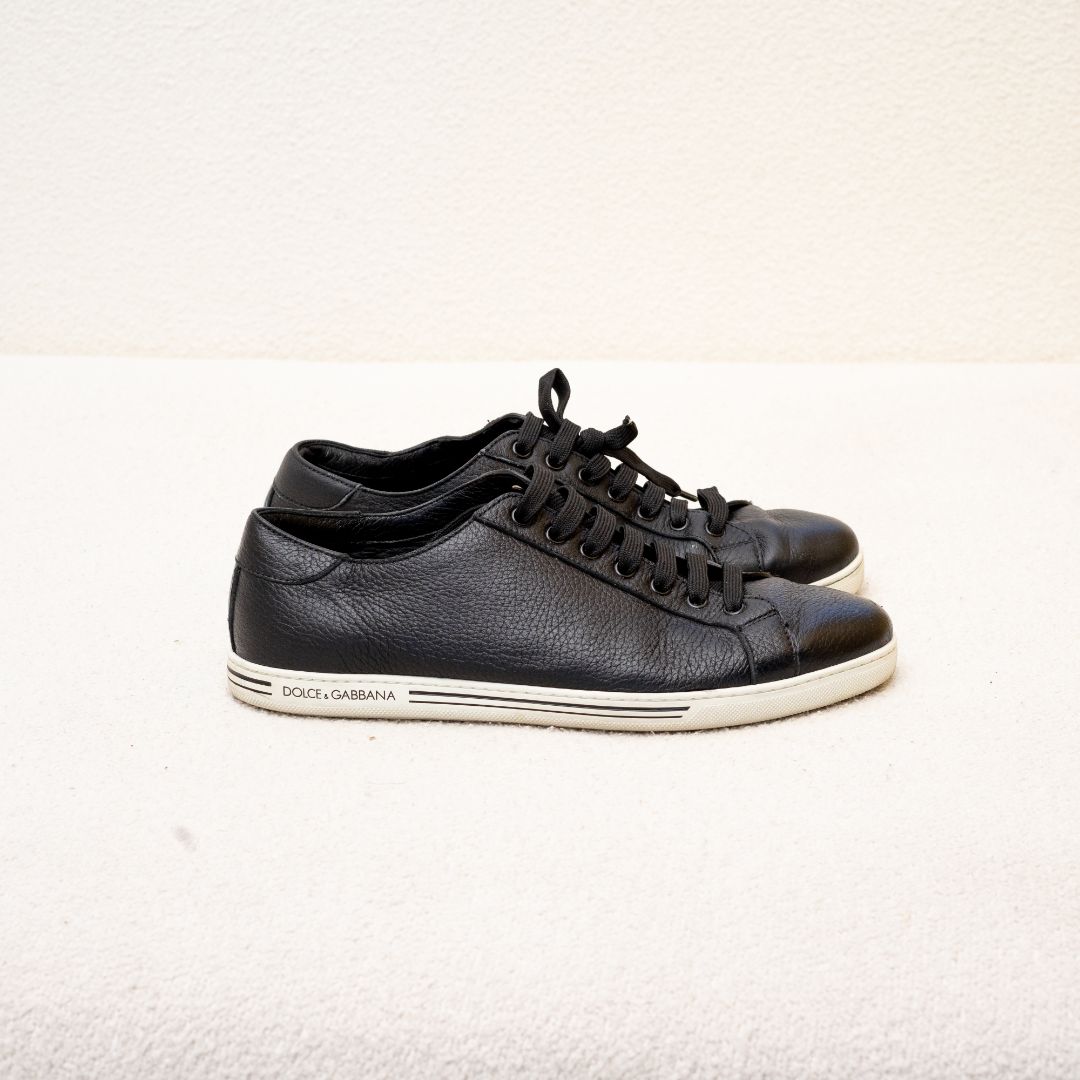 Dolce & Gabbana black low top sneakers, size UK 8