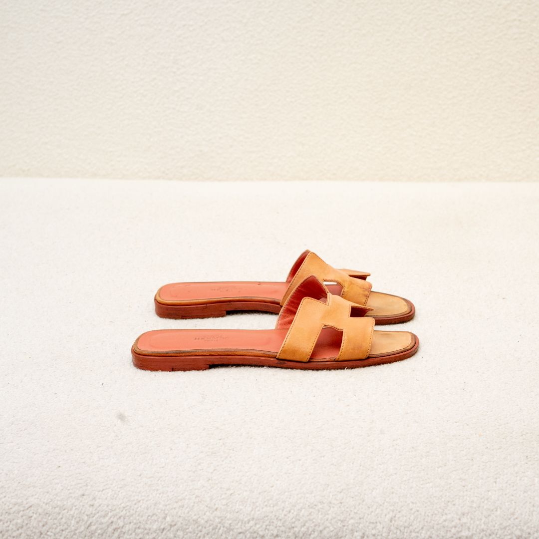 Hermès Oran Leather Sandals, 38