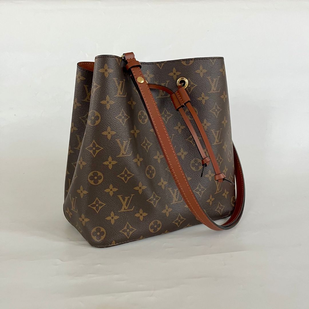Louis Vuitton's Noé Noé MM caramel bucket bag