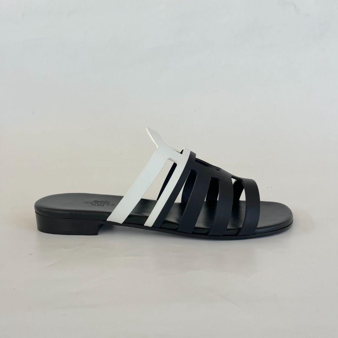 Hermès Camelia black and white sandal, 38.5