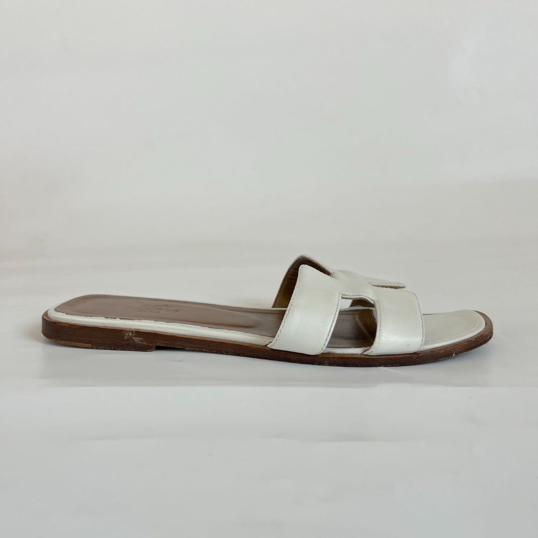 Hermès white oran classic sandals