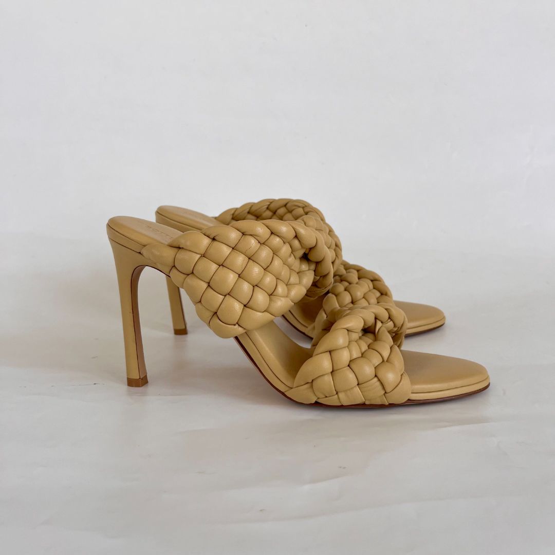 Bottega Veneta BV Curve Yellow Leather Sandals, 39.5