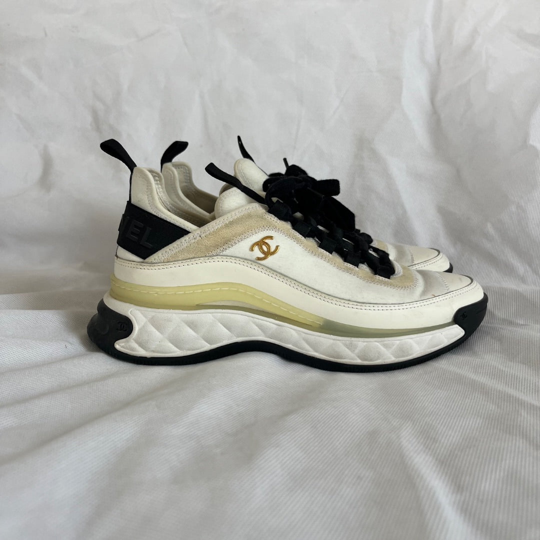 Chanel White/Black leather and Fabric CC Low Top Sneaker Shoes, 39