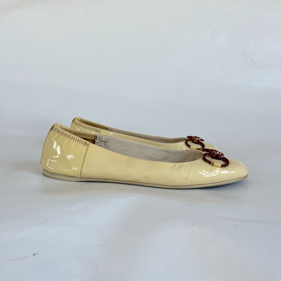 Gucci Beige Patent Leather Horsebit Ballet Flats, 39