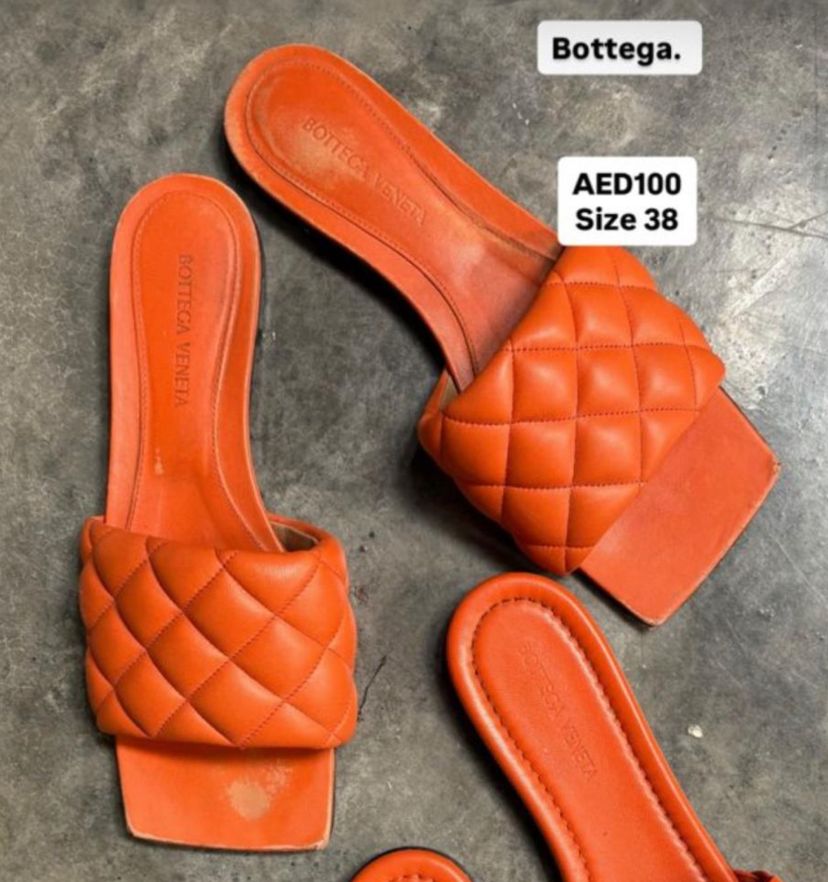 Bottega Veneta orange lido square toe flats, size 38