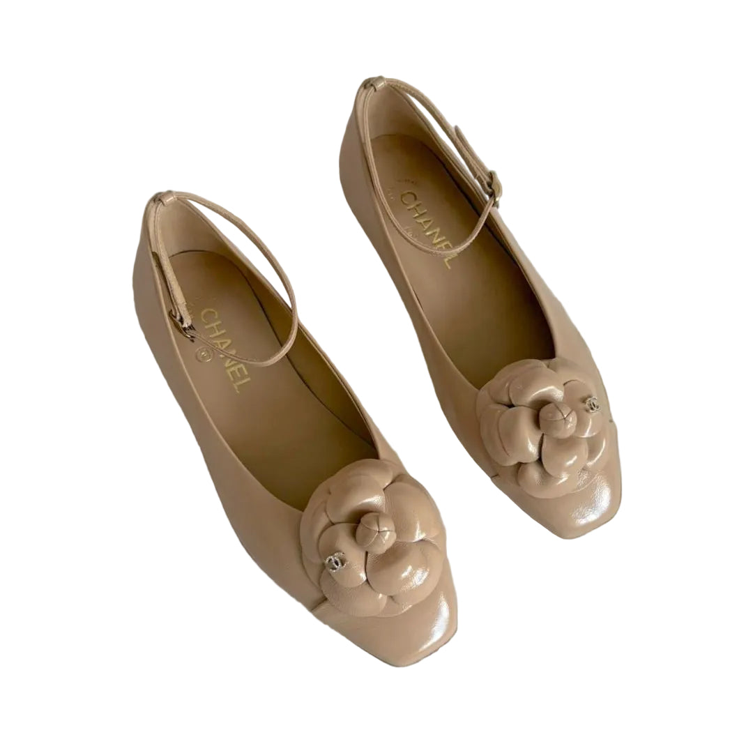 Chanel Shiny Calfskin Camellia Ankle Strap Ballerina Flats in beig, size 38