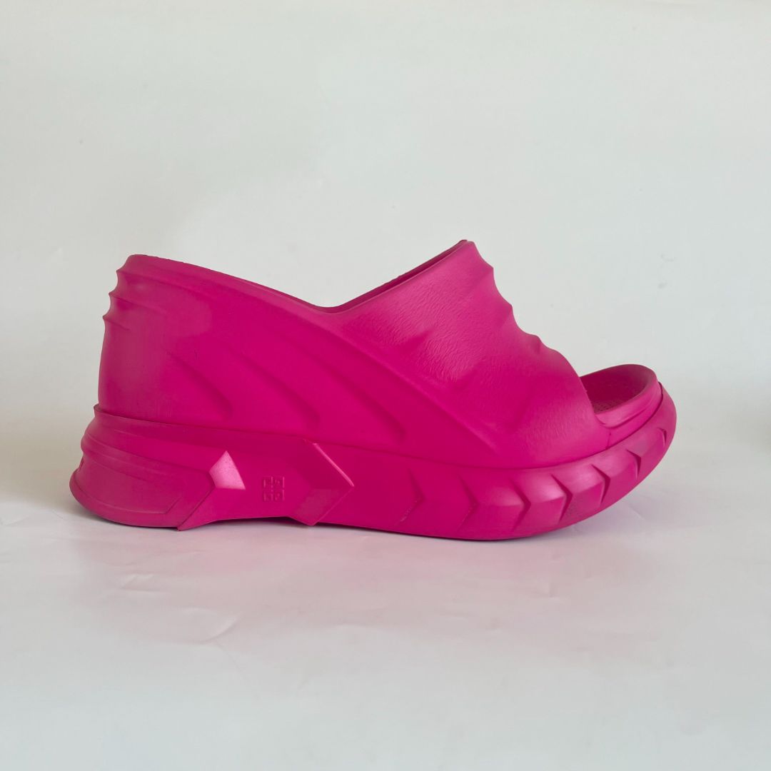 Givenchy Marshmallow rubber wedge sandals in hot pink, 37