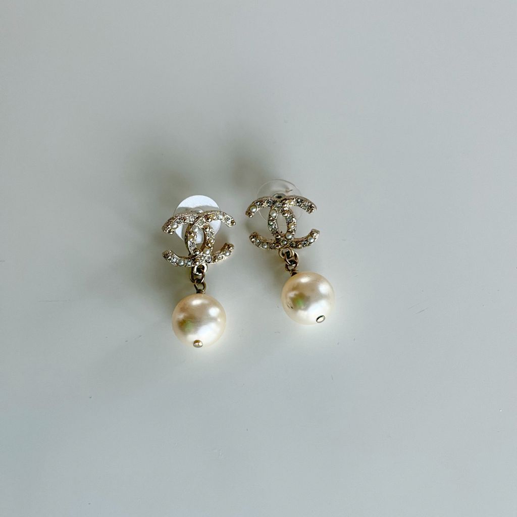 Chanel light gold-tone hardware CC pearl drop earrings