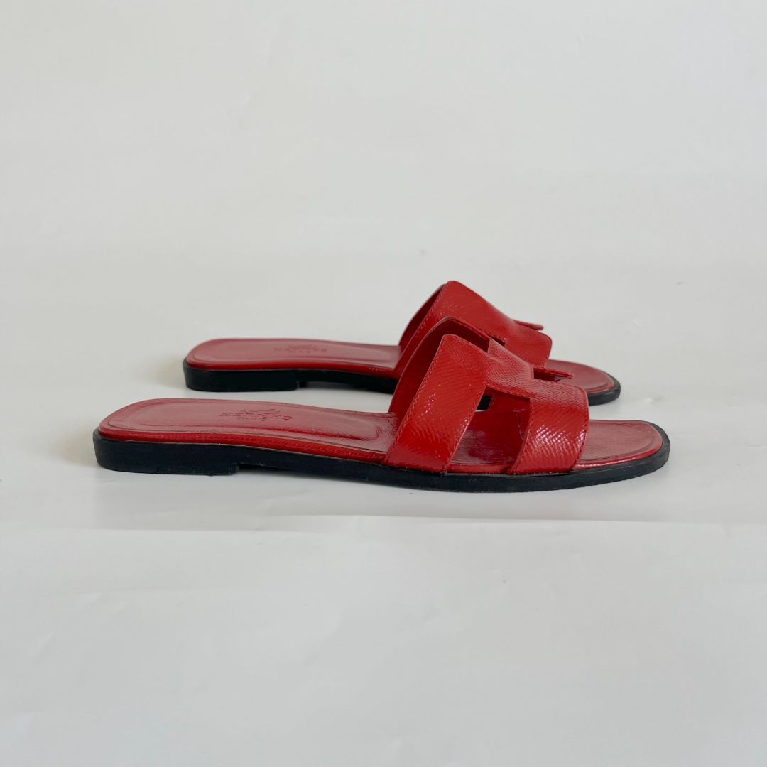 Hermes patent red oran leather sandals, 36