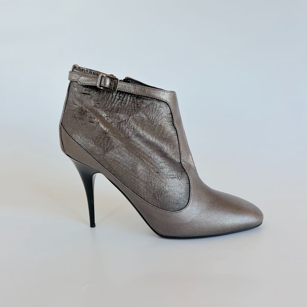 Burberry silver leather heeled boots, 41