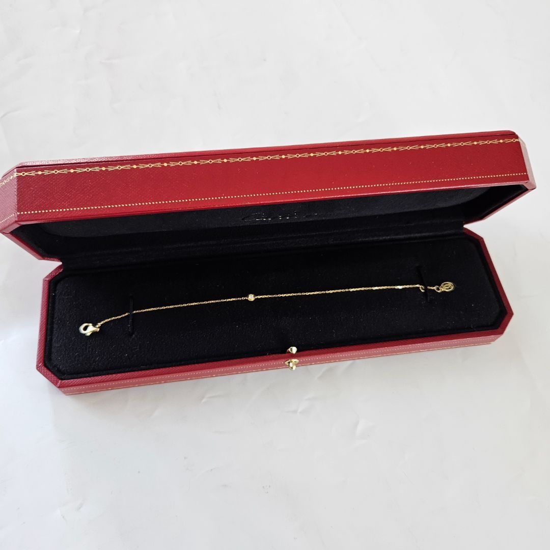 سوار Cartier d'Amour، من الذهب الأصفر عيار 18 قيراطاً
