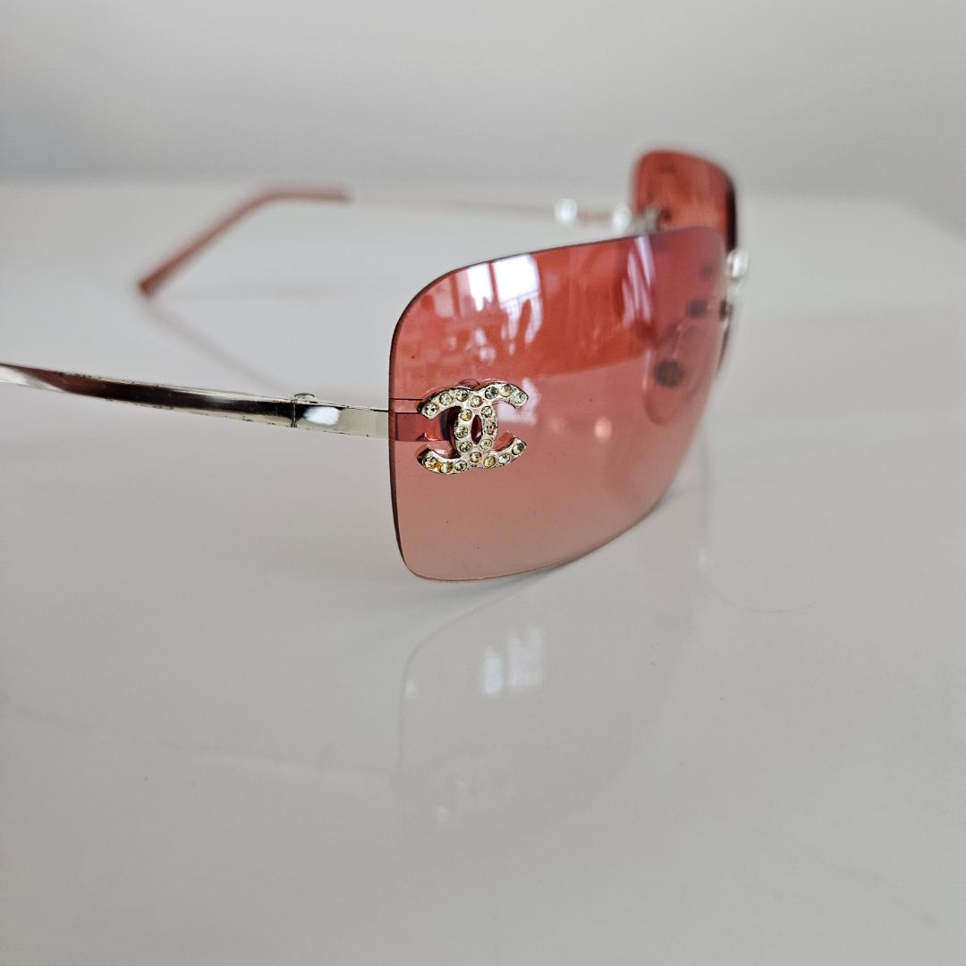 Chanel 1990-2000 oval-frame sunglasses Pink Rimless sunglasses
