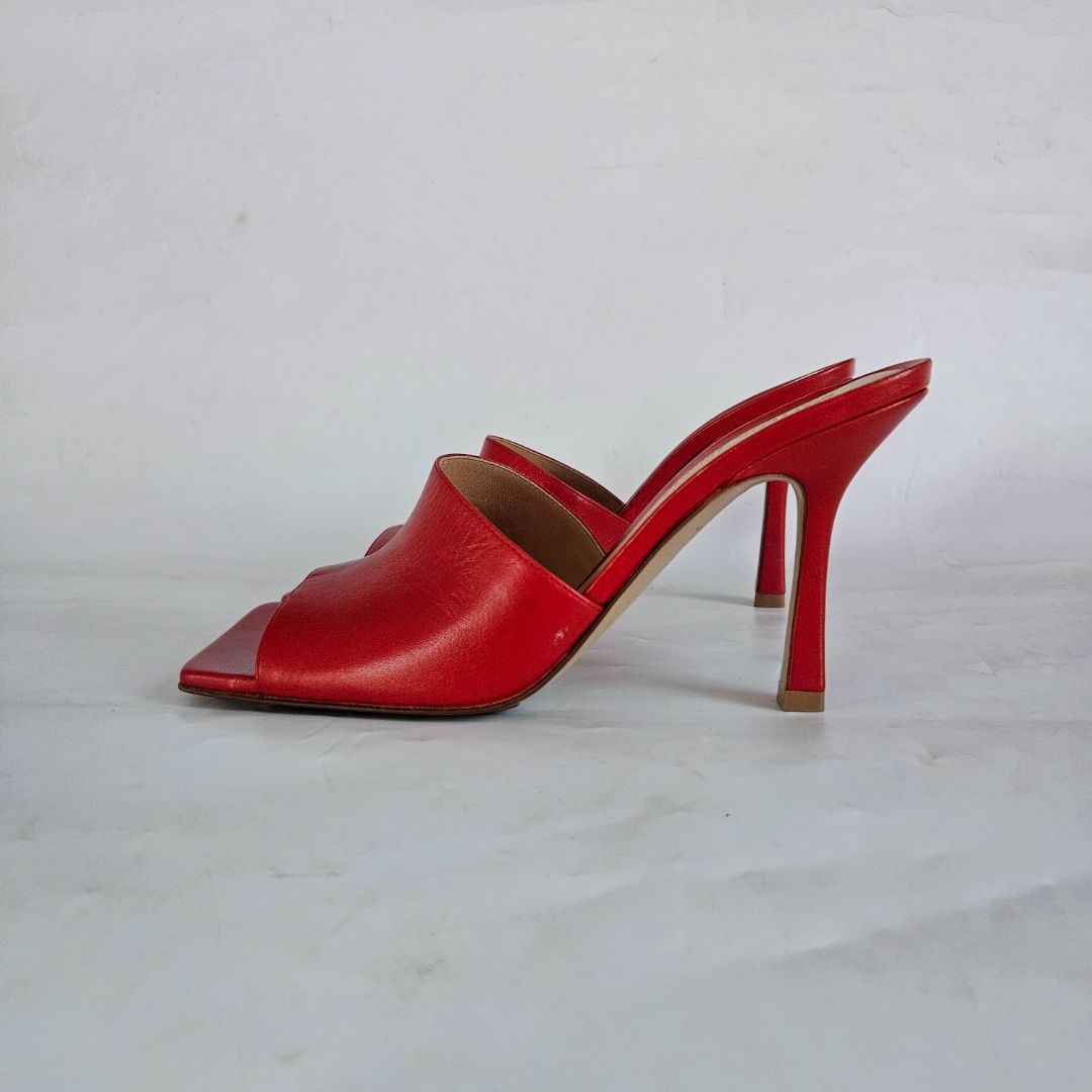 Bottega Veneta red leather square toe stretch sandals, 37.5