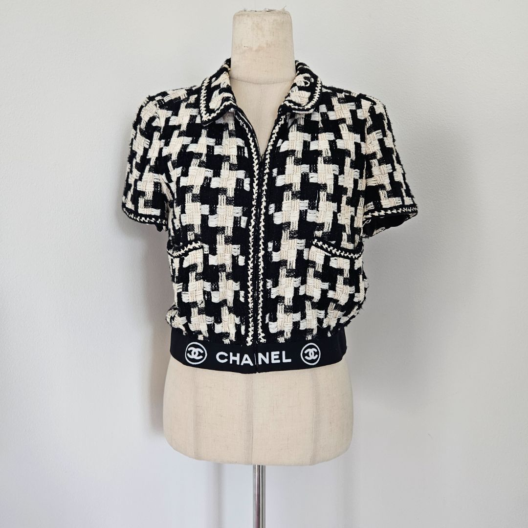 Chanel Rare CC Logo Ribbon Tweed Jacket Black