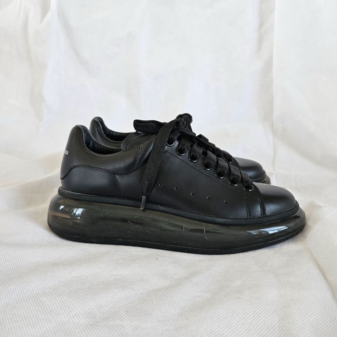 ★関税込/追跡発送★alexander mcqueen★OVERSOLE SNEAKERS★黒 ☆関税込/追跡発送☆alexander mcqueen☆OVERSOLE SNEAKERS☆黒