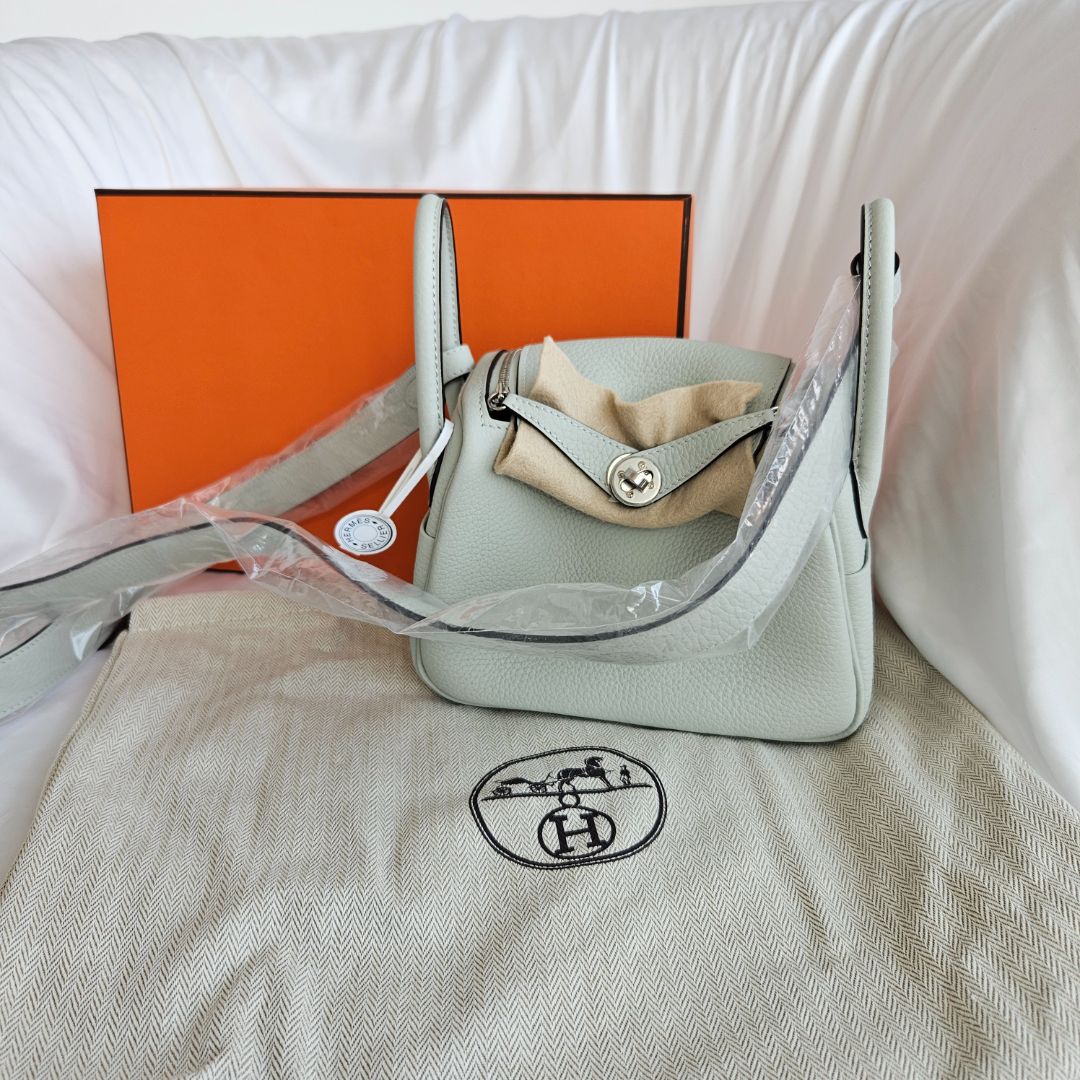 Hermes Mini Lindy Gris Neve Leather Bag