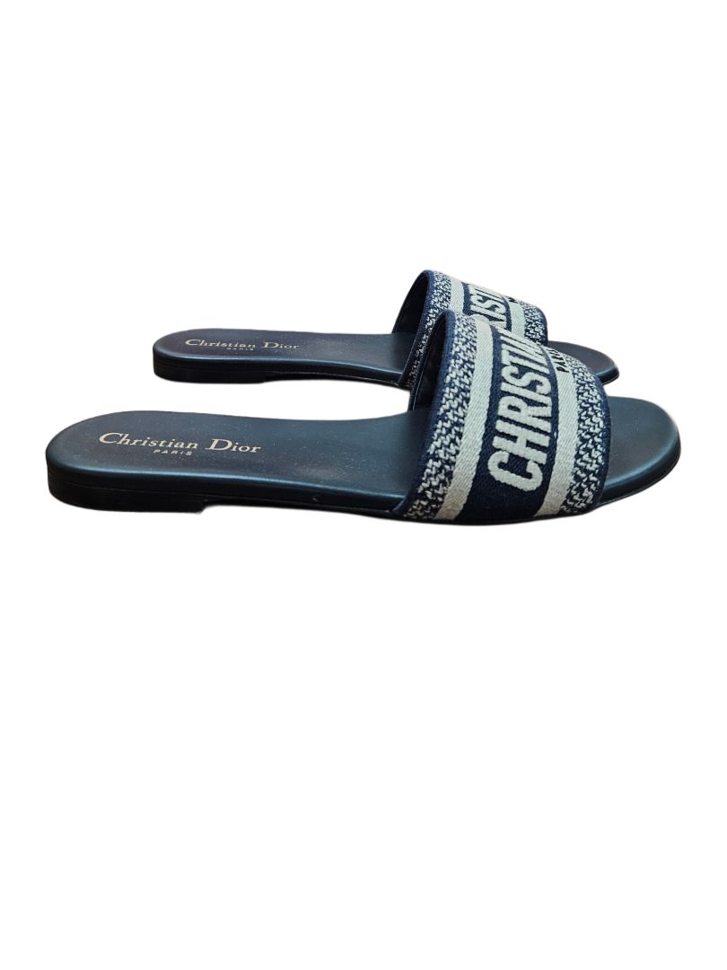 Christian Dior ロゴ入り サンダル ネイビー Christian Dior Navy Logo Embroidered Dway Flat Sandals, 38.5