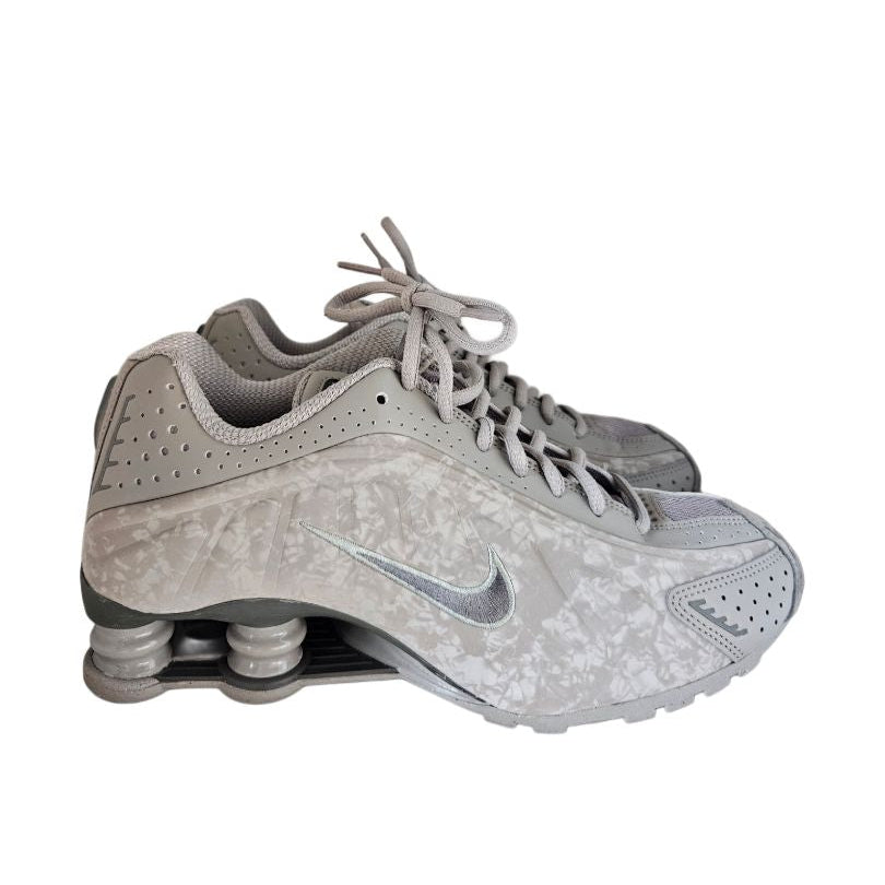 Nike Grey Shox R4 Sneaker, size37.5
