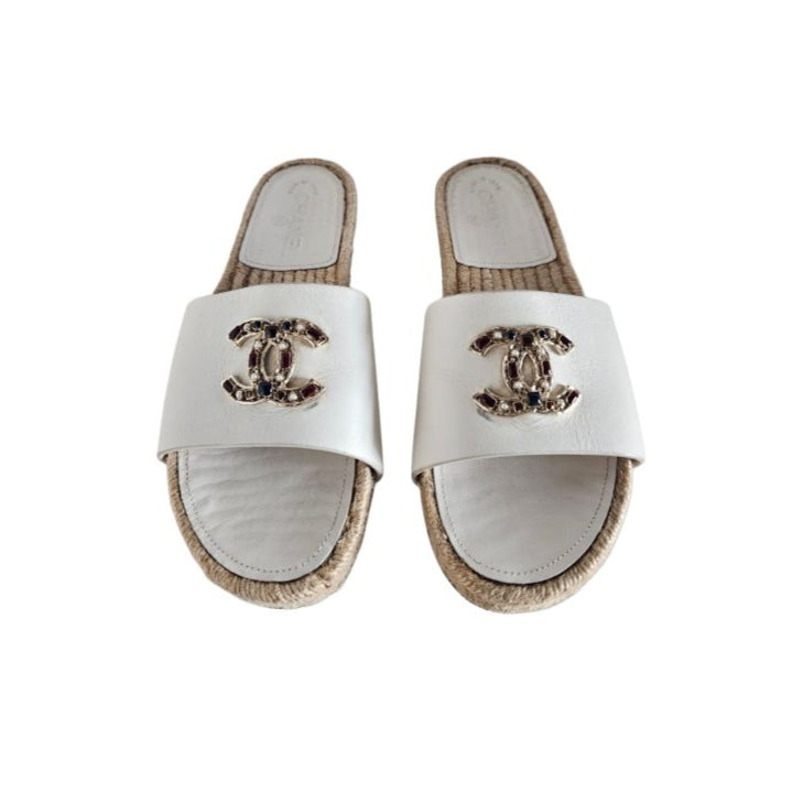 Chanel White Calfskin Leather Gripoix CC Espadrille Slip On Sandals, size 39.5