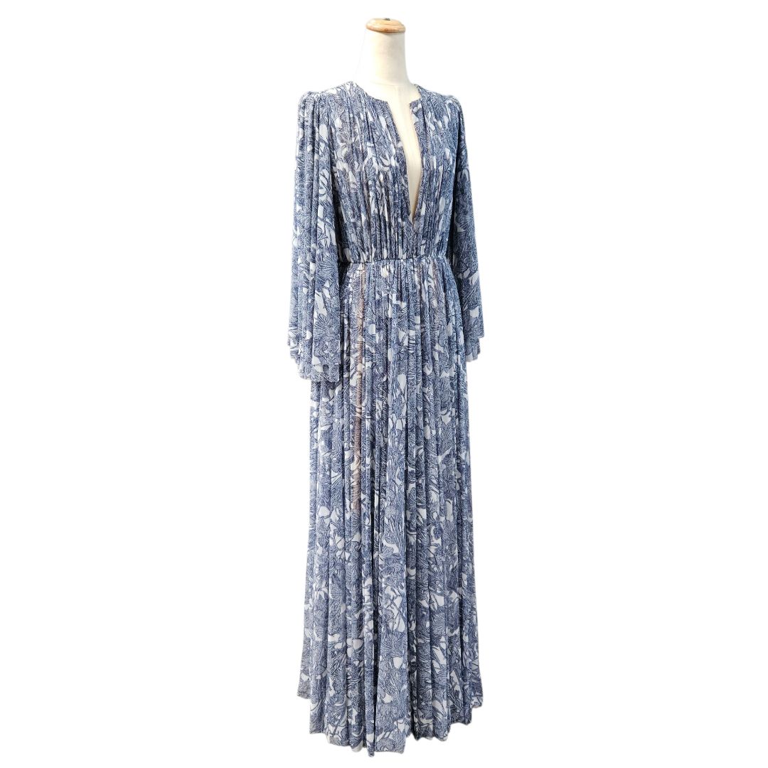 j mendel blue dress J. Mendel Blue and White Floral Printed Pleated V-Neck Maxi Dress - BOPF