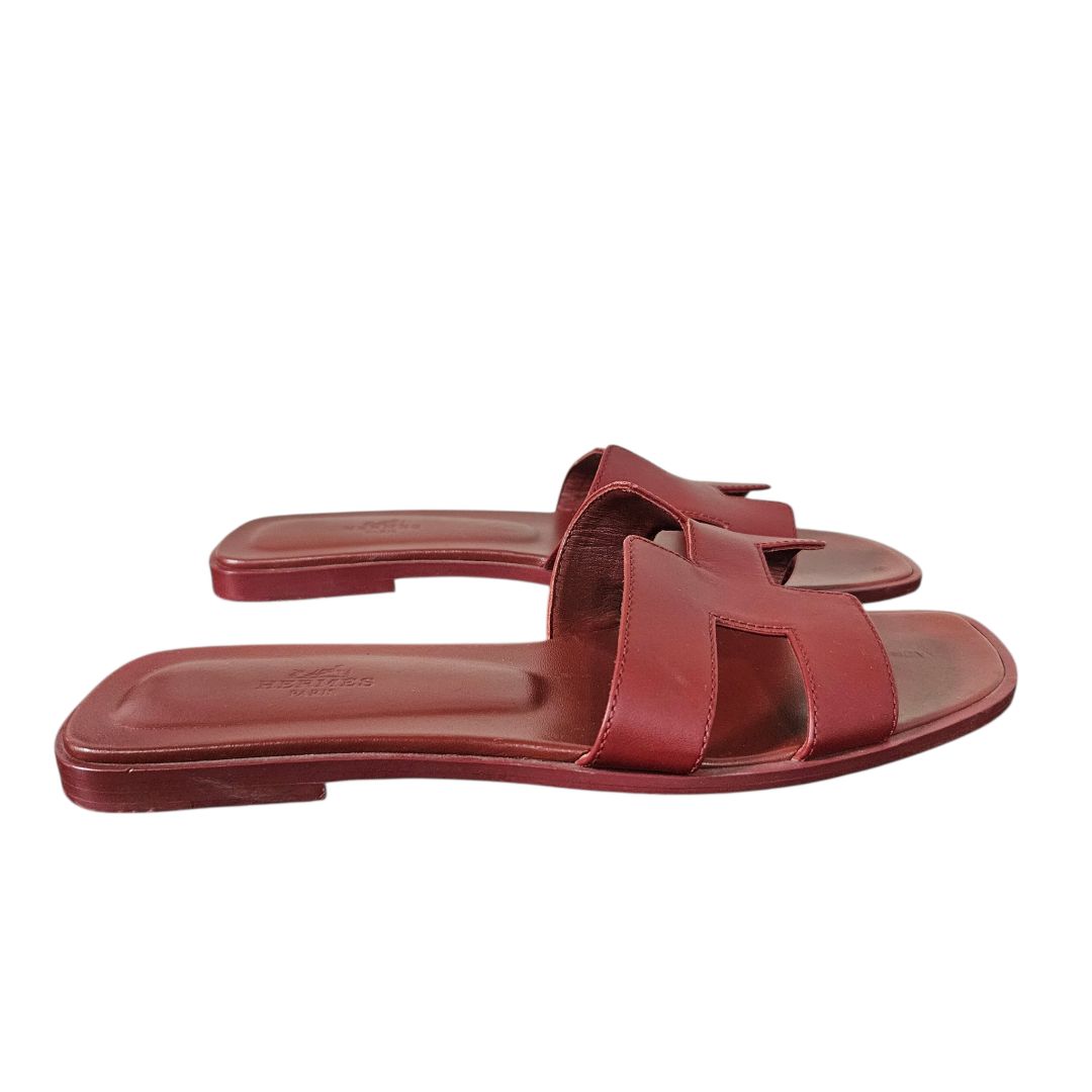 Hermès Rouge H Leather Oran Sandal, Size 39.5