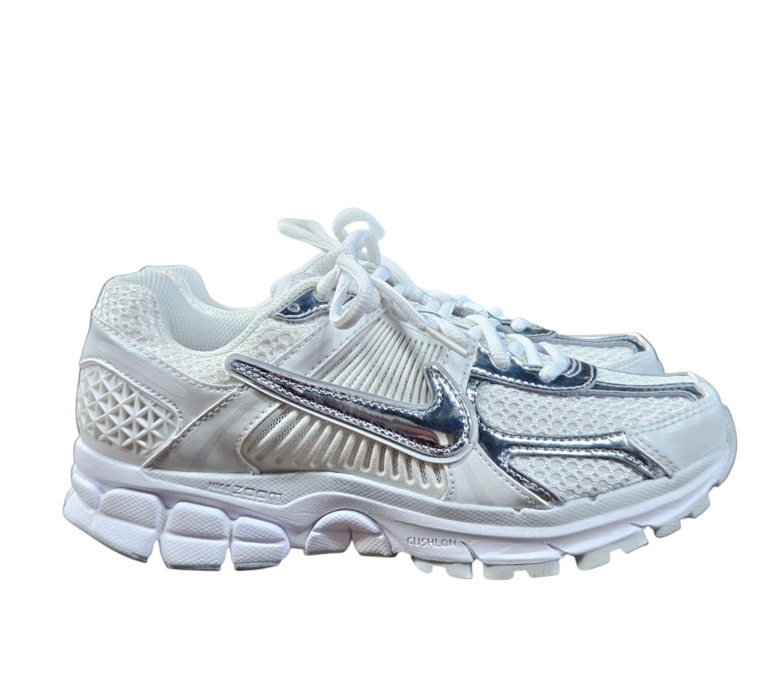 Nike white sneakers with check silver