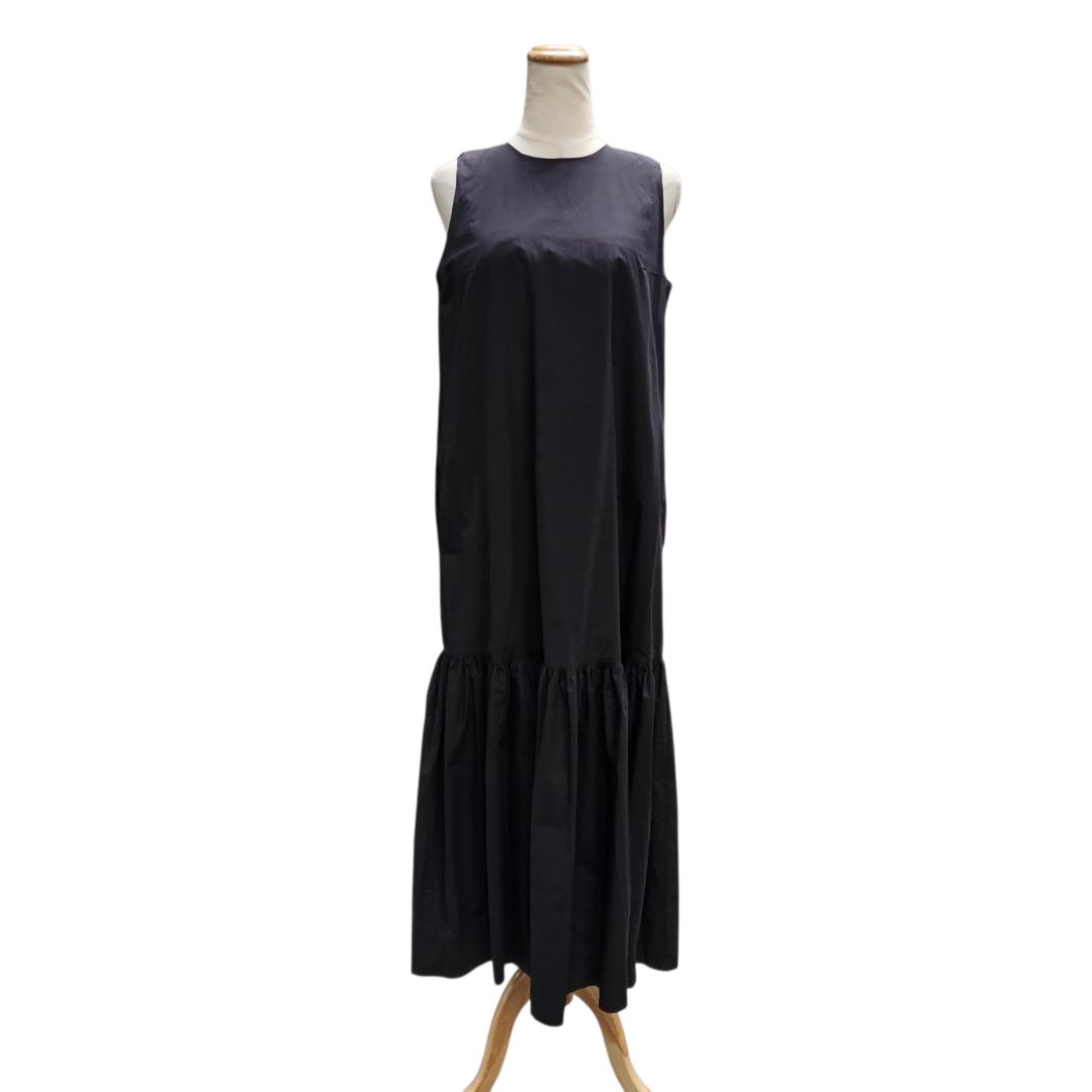 فستان "فرانكي شوب" بدون أكمام بحافة مكشكشة باللون الأسود