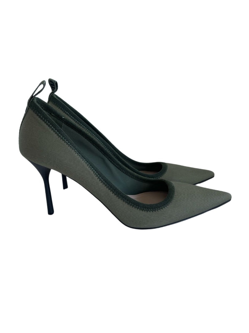 Miu Miu Green Pointed Toe Pumps W/ Logo On The Back