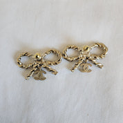 Chanel twisted metal bow earrings From 2023-24FW