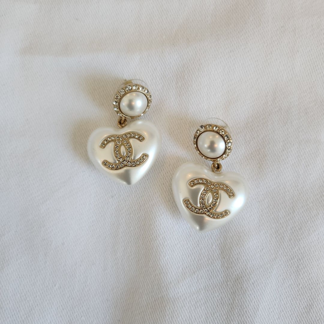 Chanel CC Pearl Heart Drop Earrings Gold Tone 21C - BOPF