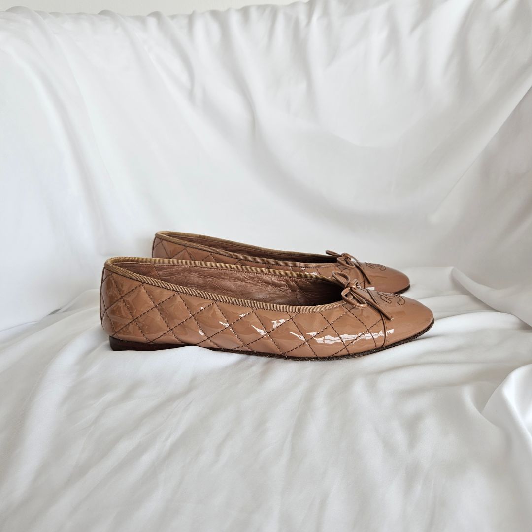 Chanel patent leather quilted ballerina flats, 39.5