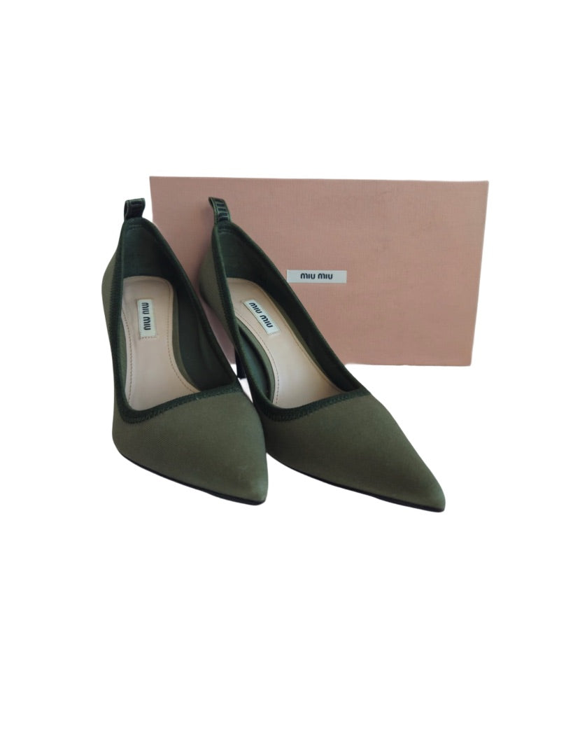 Miu Miu Green Pointed Toe Pumps W/ Logo On The Back