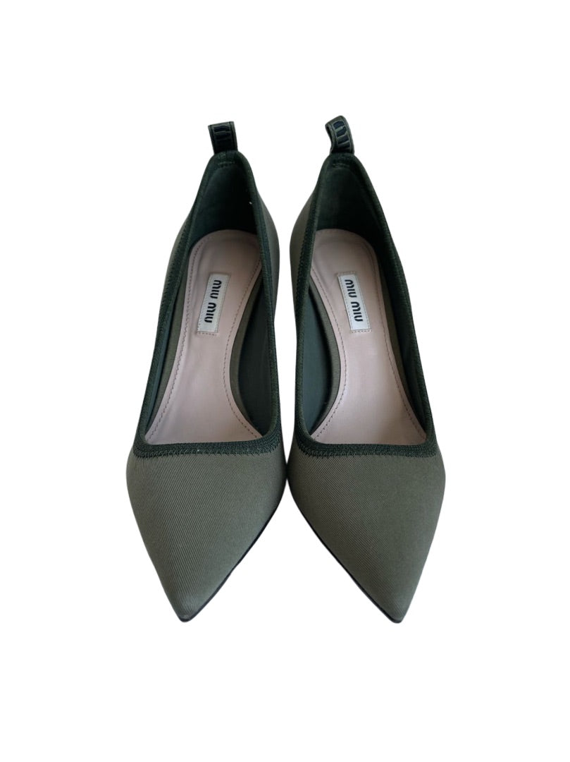 Miu Miu Green Pointed Toe Pumps W/ Logo On The Back