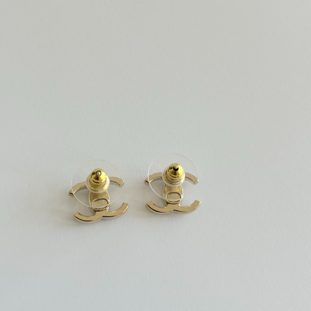 Chanel light gold very small CC stud earrings