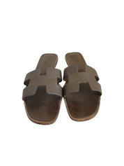 Hermes Etoupe Leather Oran Sandal