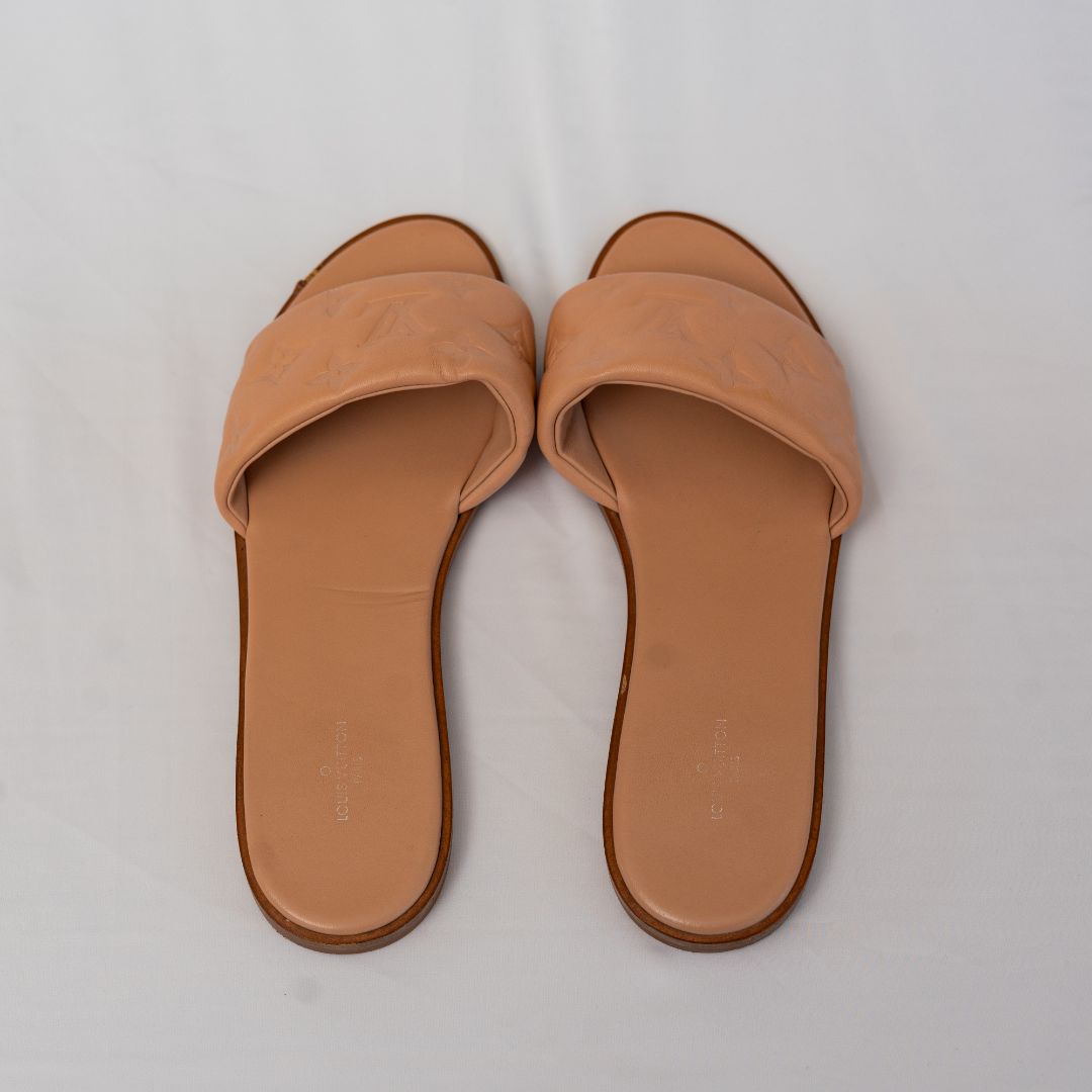 Louis Vuitton beige monogram puff slides, 39