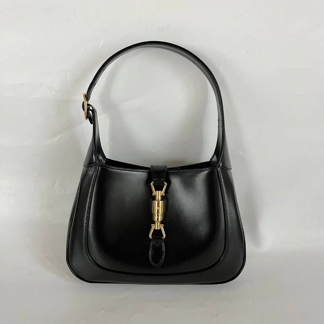 حقيبة Gucci Jackie 1961 صغيرة للكتف من الجلد باللون الأسود