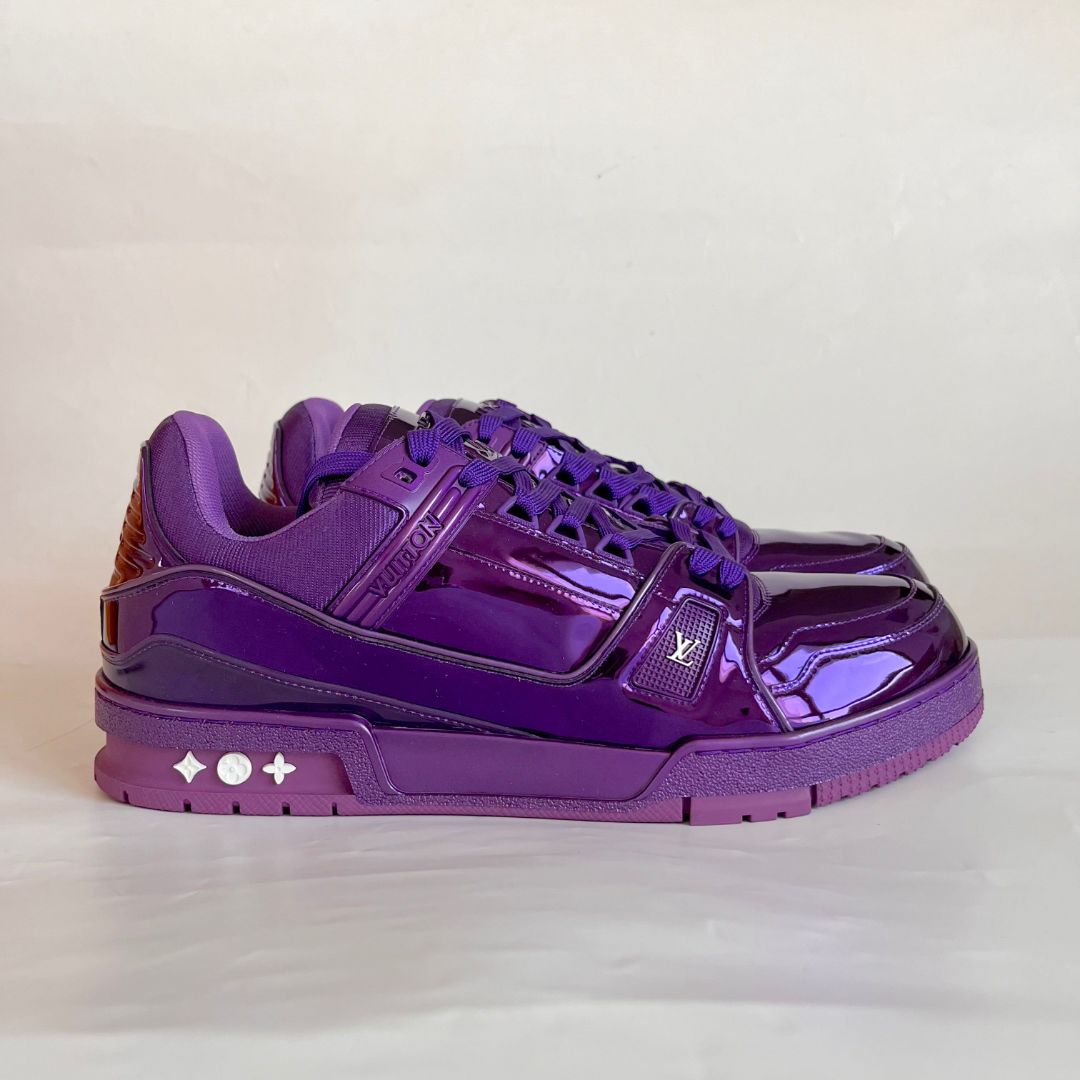 حذاء LV Trainer الرياضي باللون الأرجواني المعدني، مقاس UK10