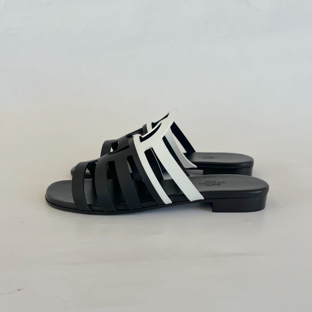 Hermès Camelia black and white sandal, 38.5