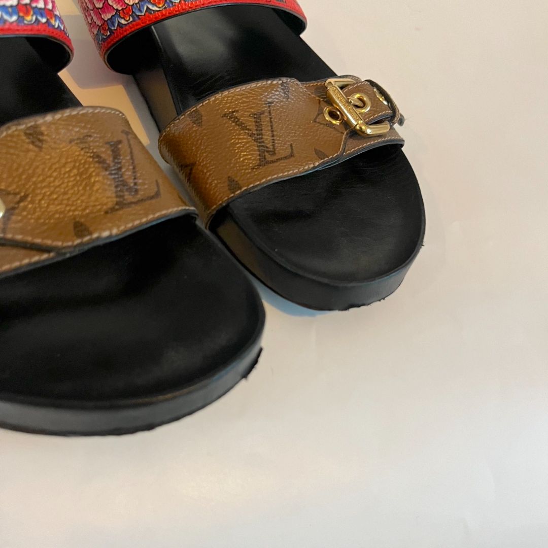 Louis Vuitton Bom Dia Flat Sandals, 38.5