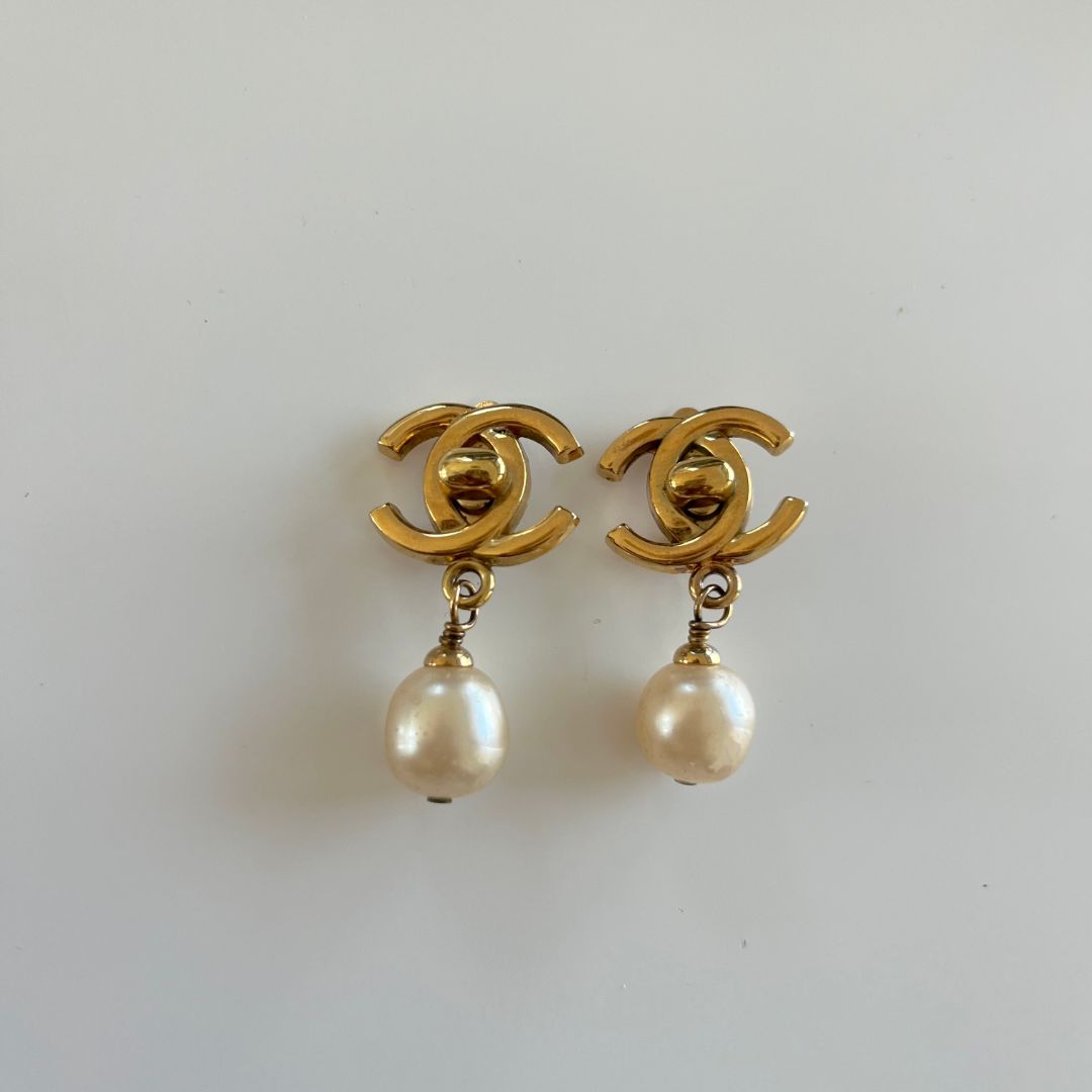 Chanel 1996 Gold Plated Vintage Turn Lock Pearl Drop Clip On Earrings