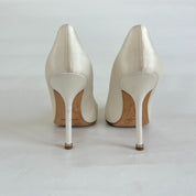 Manolo Blahnik ivory satin Hangisi pumps, 39