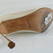 Manolo Blahnik ivory satin Hangisi pumps, 39