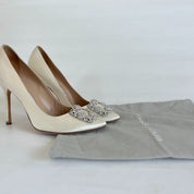 Manolo Blahnik ivory satin Hangisi pumps, 39