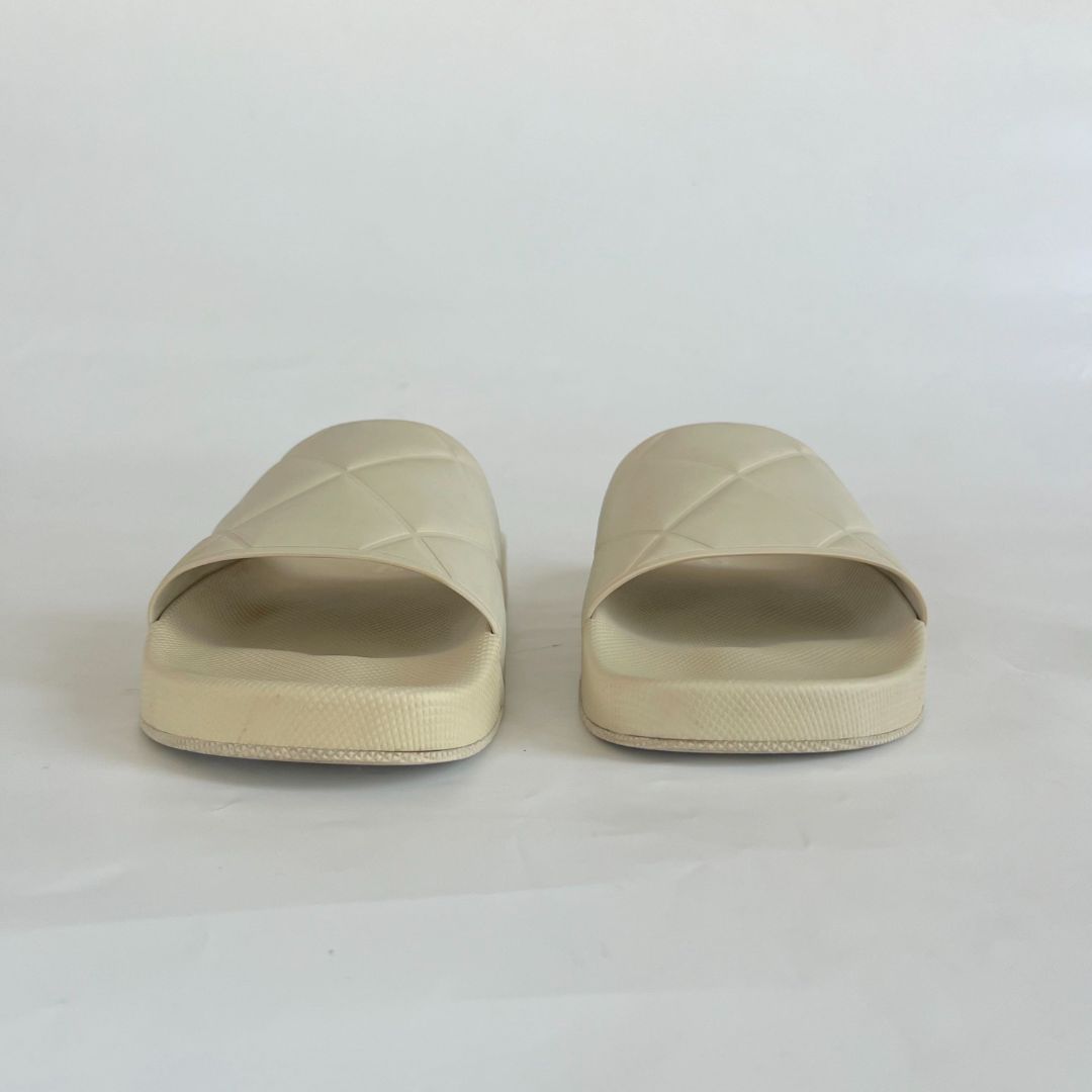 Bottega Veneta White Rubber Quilted Slides, 40
