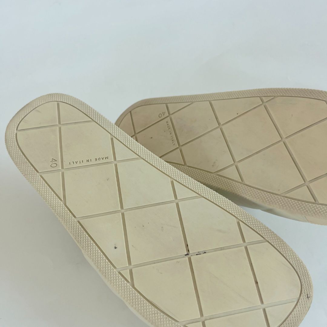 Bottega Veneta White Rubber Quilted Slides, 40